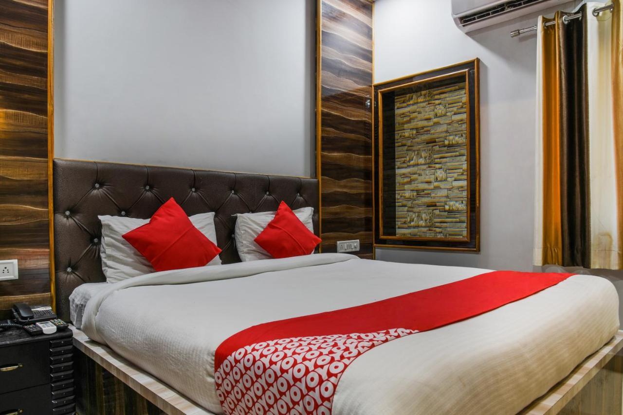 Oyo 11868 Rk Residency Ξενοδοχείο Ουνταϊπούρ Εξωτερικό φωτογραφία